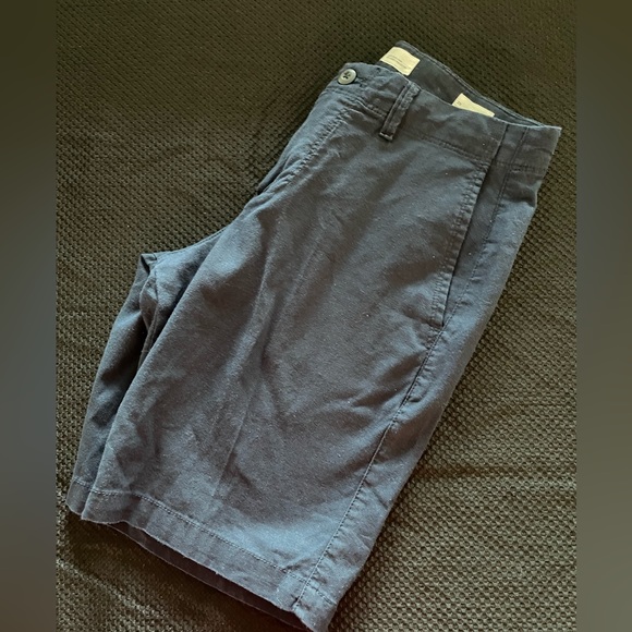 Men’s Gap Navy Linen (35%) shorts; waist 29 in. 10-in inseam. - Picture 4 of 4